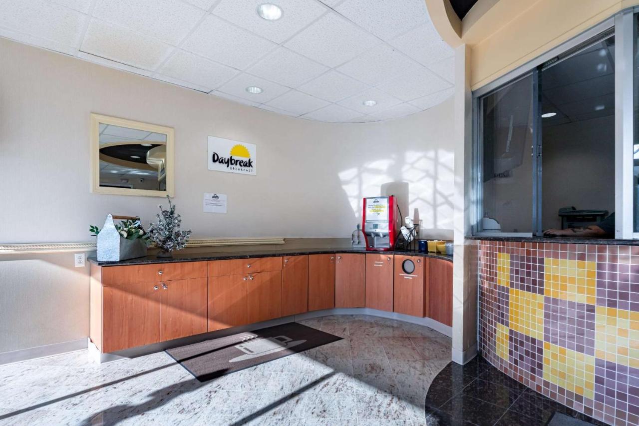 Days Inn By Wyndham Hartford/Closest Downtown Zewnętrze zdjęcie