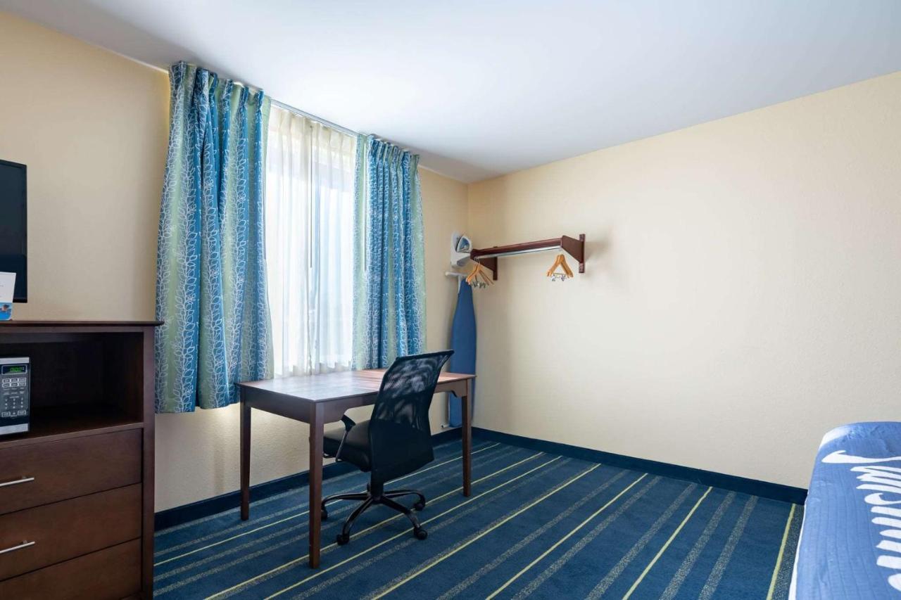 Days Inn By Wyndham Hartford/Closest Downtown Zewnętrze zdjęcie