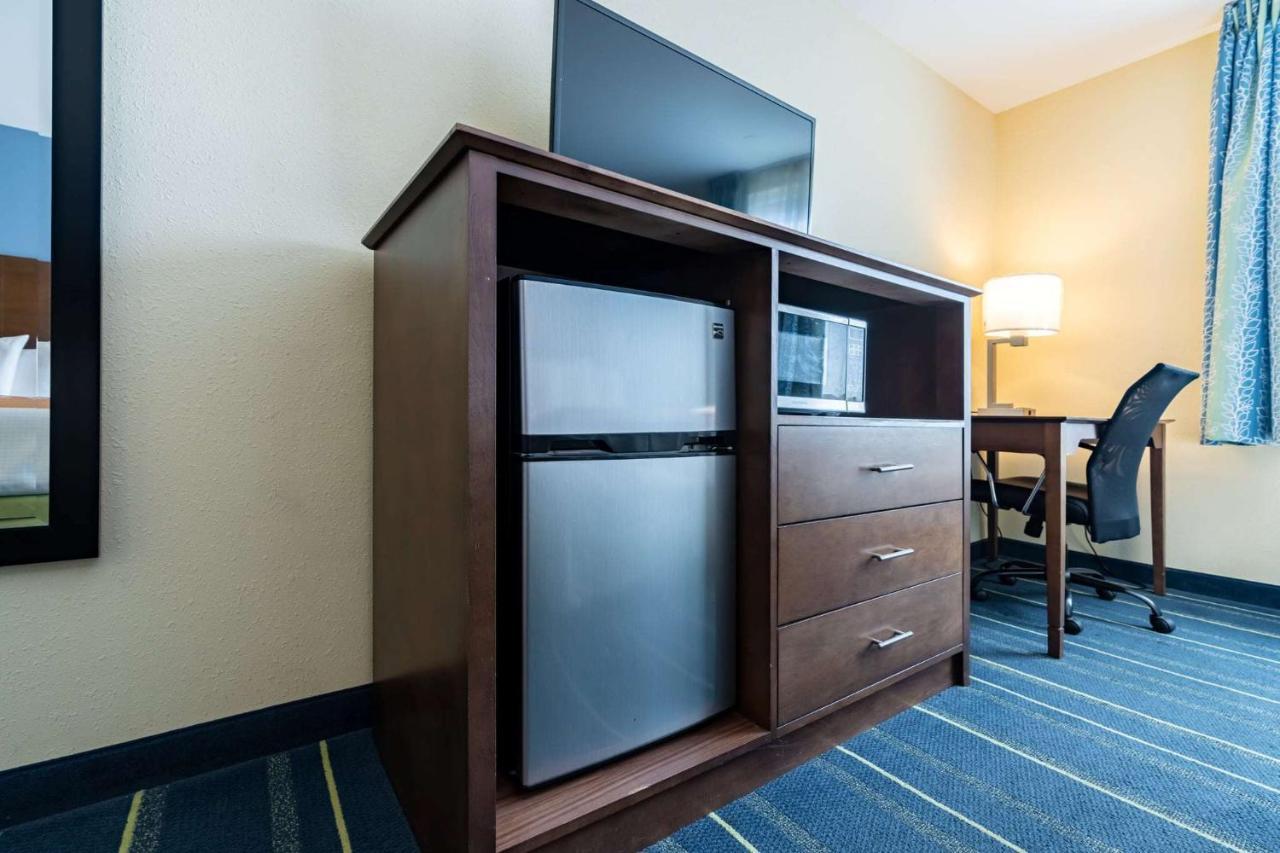 Days Inn By Wyndham Hartford/Closest Downtown Zewnętrze zdjęcie