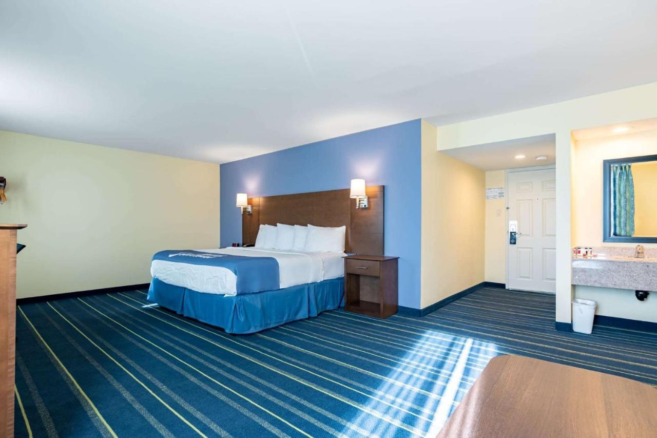 Days Inn By Wyndham Hartford/Closest Downtown Zewnętrze zdjęcie