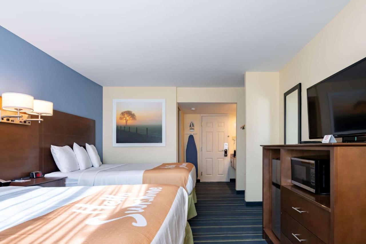 Days Inn By Wyndham Hartford/Closest Downtown Zewnętrze zdjęcie