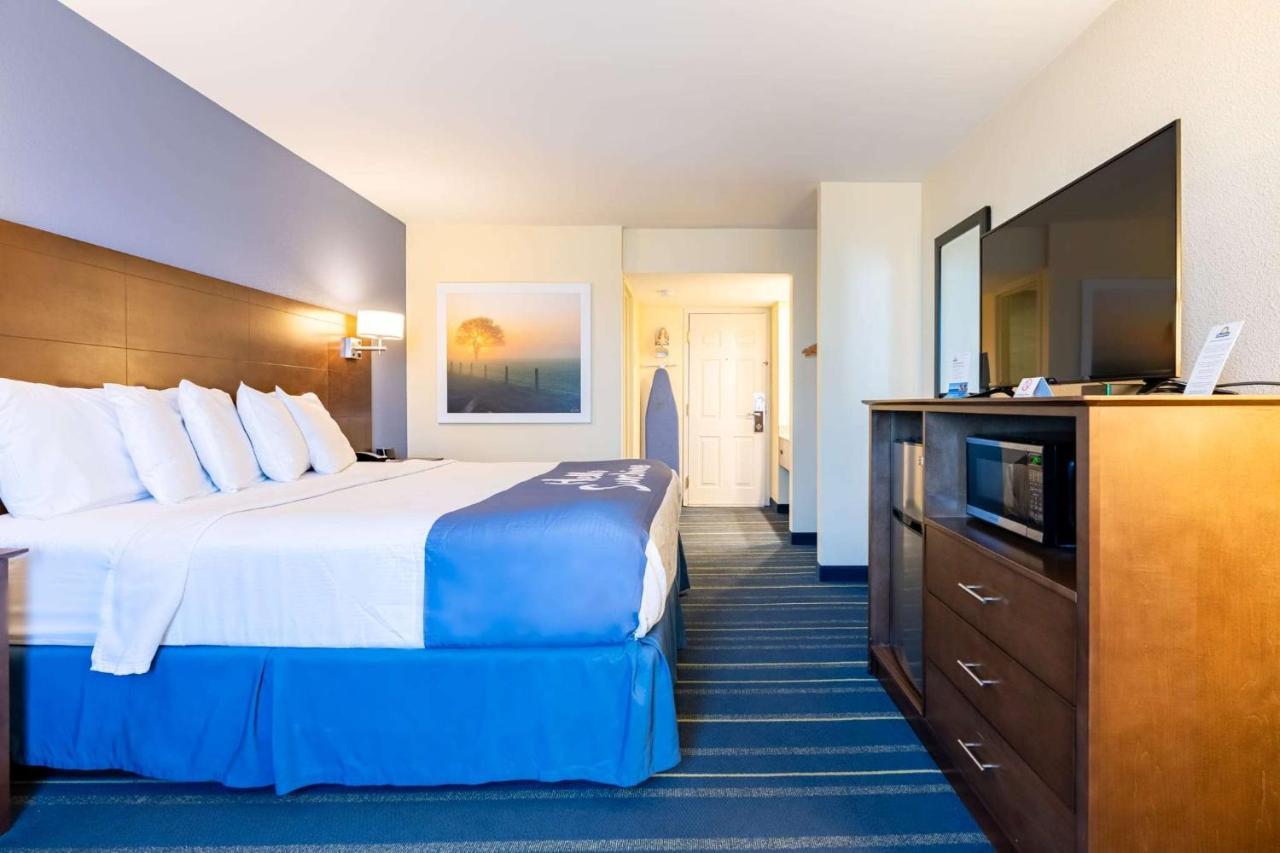 Days Inn By Wyndham Hartford/Closest Downtown Zewnętrze zdjęcie
