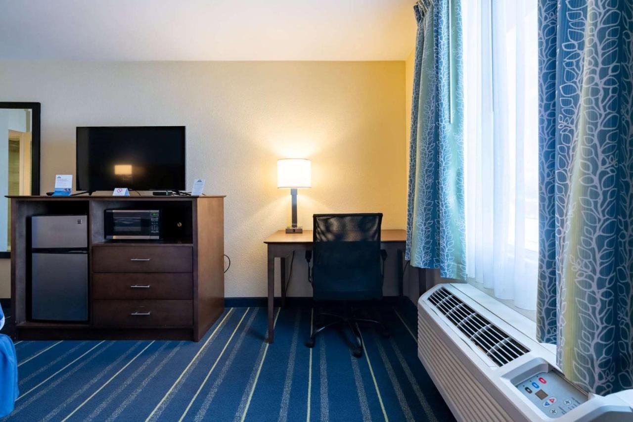 Days Inn By Wyndham Hartford/Closest Downtown Zewnętrze zdjęcie