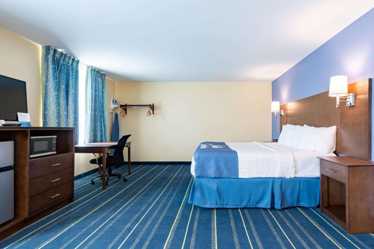 Days Inn By Wyndham Hartford/Closest Downtown Zewnętrze zdjęcie